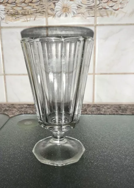 antiker Fußbecher Weinglas Pressglas um 1900 dickwandig Trinkglas