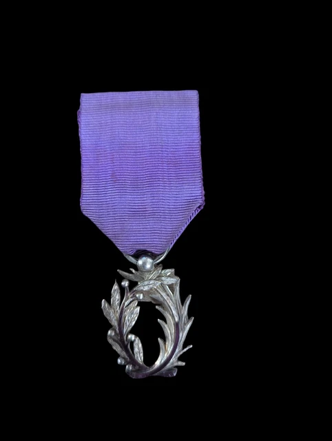 Médaille Française – Chevalier De L'Ordre Des Palmes Académiques