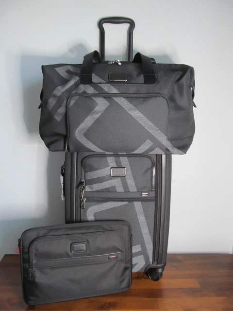 TUMI ALPHA CONTINENTAL Expandable Black Luggage Set-Carry On