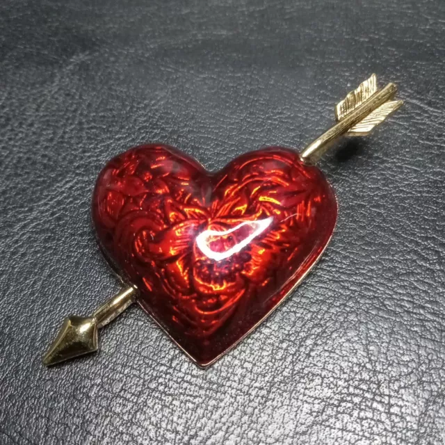 Vintage Signed AVON Heart Whit An Arrow Pin Brooch Red Enamel.  9414