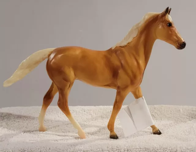 Retired Classic Breyer #932 Thoroughbred Quarter Horse Cross Palomino Ruffian