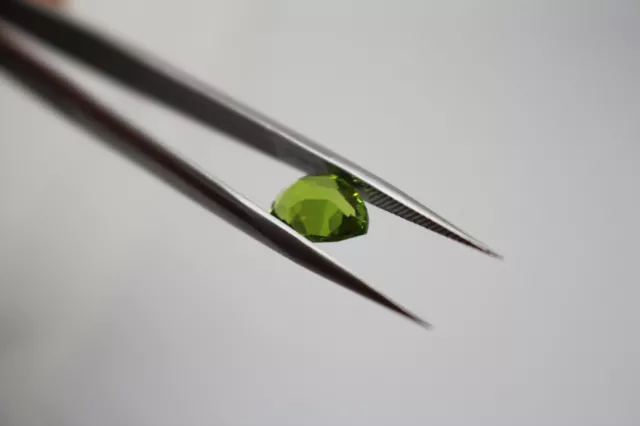 Péridot Vert Brésil Aaa+ Poire 2,25 Carats