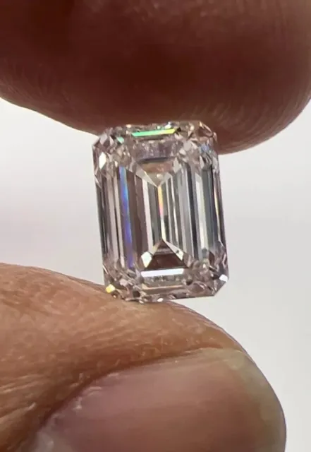 Diamant naturel de forme émeraude de couleur D VVS1 de 3 ct pour la...