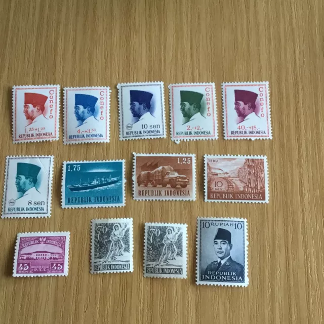 Briefmarken , Indonesien  13 Marken **.            K7 2