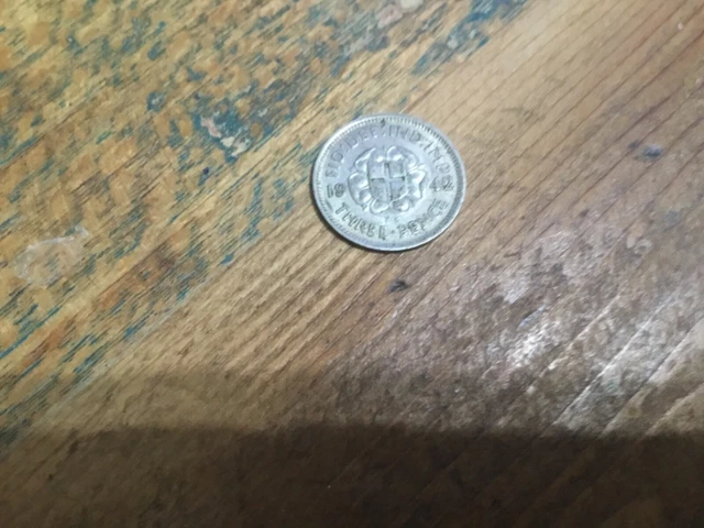 1942 Great Britain 3 Pence Silver UK GB WEDDING RARE COIN FREE SHIP # 2247