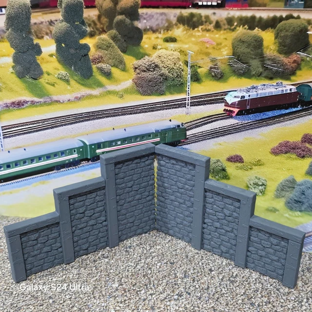 Lot 176 - Seven kit or scratch-built 00 gauge metal
