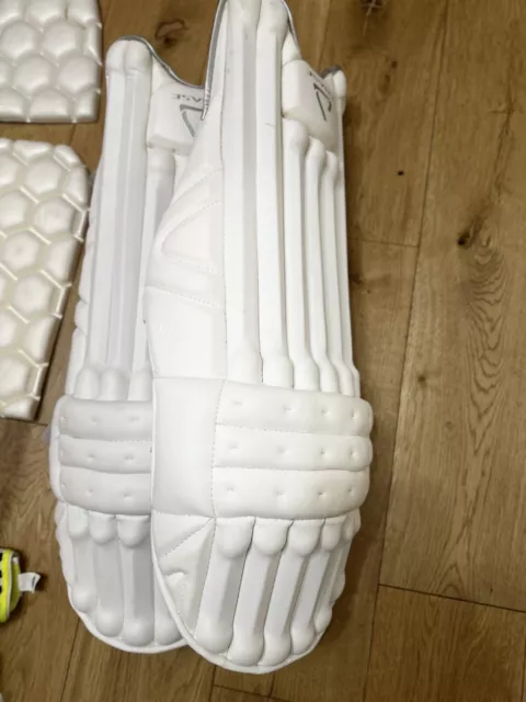 Chase R11 batting Pads RH