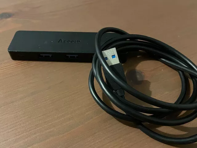 Switch 4 ports USB 3.0, câble 1m