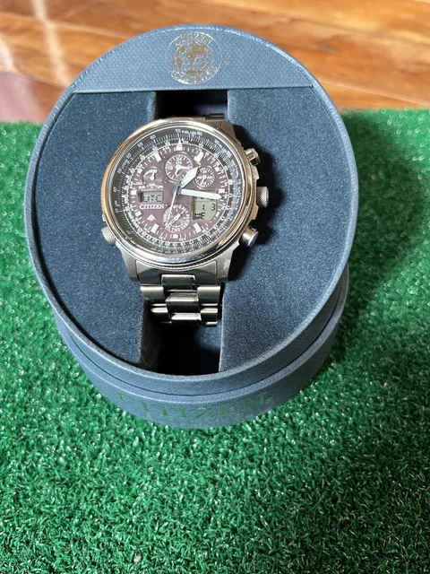 Citizen Orologio Uomo Eco-Drive Super Titanium | Carica Solare, Vetro Zaffiro, 180gg Riserva | Bracciale Massiccio - 2
