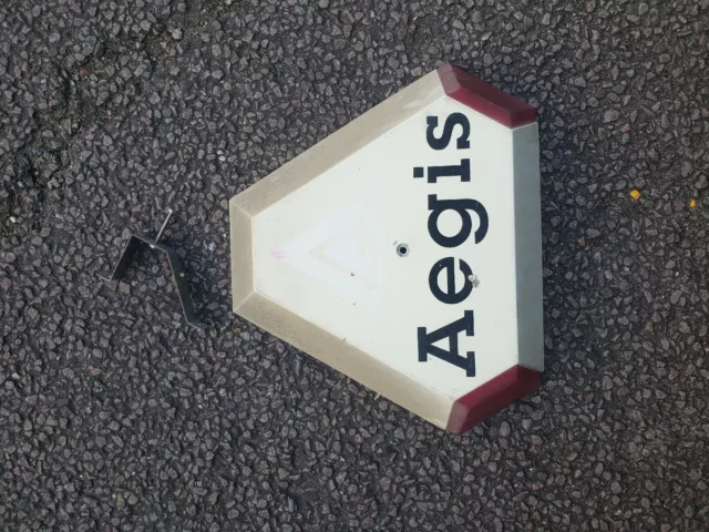 Caja de alarma ficticia Aegis