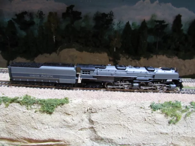 Key Imports N Scale Brass Union Pacific Challenger 4-6-6-4 Silver Tested Video