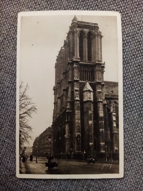 Cpa Paris En Flânant Façade De Notre Dame Vue De Profil