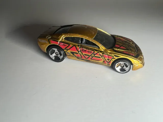 Hot Wheels gold/red Dodge Charger R/T china  Toy Car