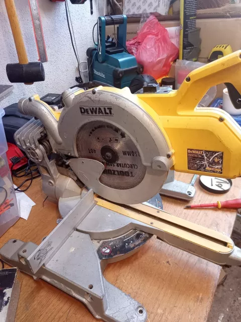 DeWalt DWS778 Sliding Mitre Saw