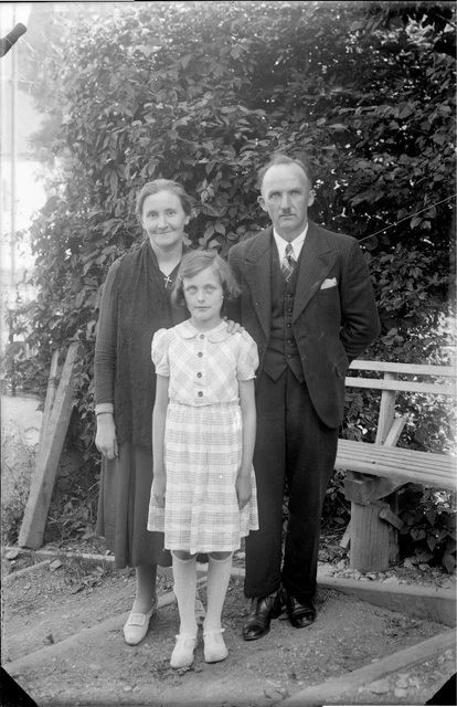 Family Parents Kids From The Garden Antique Negative Photo Glass Year 1940