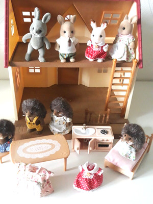 5319 Sylvanian- Autre Families Mini Univers Norme & Le château et Crème Le bébé Lapin Chocolat Mini-Univers 5259 Multicolore 