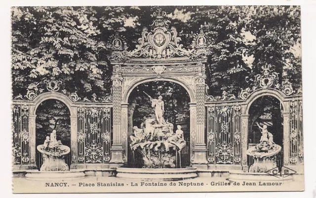 nancy  place stanislas  la fontaine de neptune ,grilles de jean lamour
