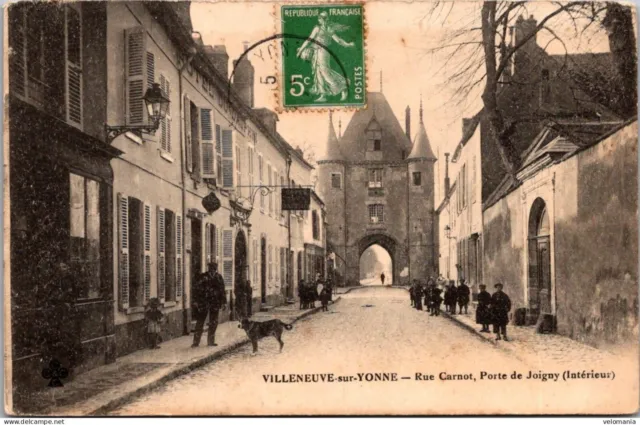 17588 cpa 89 Villeneuve sur Yonne - Rue Carnot - Porte de Joigny