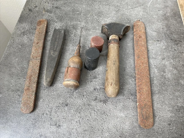 2 Formes Anciennes De Cordonnier – Dont Une Enfant, Outils Art Populaire Vintage !