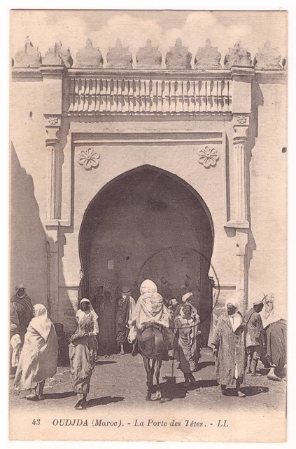 Cpa Maroc Oudjda - La Door Des Heads 1925