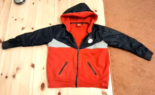 FC BAYERN MÜNCHEN Jacke/Kängurustil, Gr. 140Rot/Schwarz/Grau