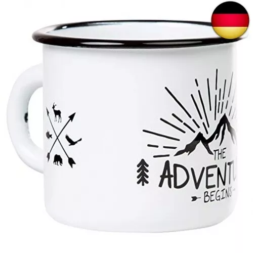 MUGSY I Emaille Tasse mit Spruch The Adventure Begins, 330 ml, Camping Tasse,