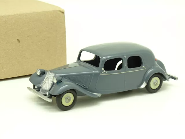 JRD SB 1/43 - Citroen Traction 11CV Grise