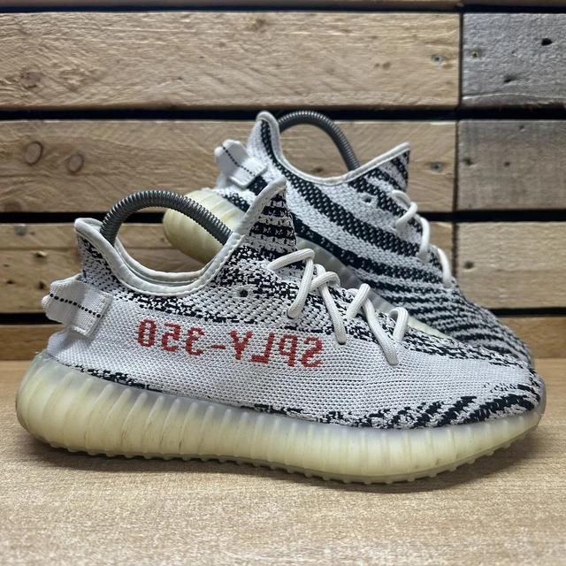 Adidas yeezy bianche e nere hotsell