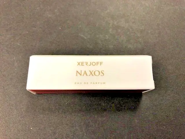 NAXOS By Xerjoff Perfumes EDP 2 ml / 0.06 OZ Muestra de Vial con CAJA Súper Raro