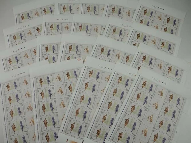 2003 Rumänien; 200 Serien (je 20 Bögen) Damenmode, **/MNH, MiNr. 5776/79, ME 800