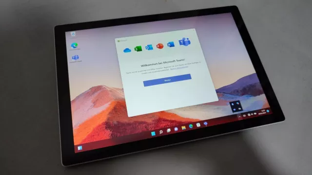 Microsoft Surface Pro 7 ( Intel Core i5, 8GB) - funktionsfähig, Haarriss Display