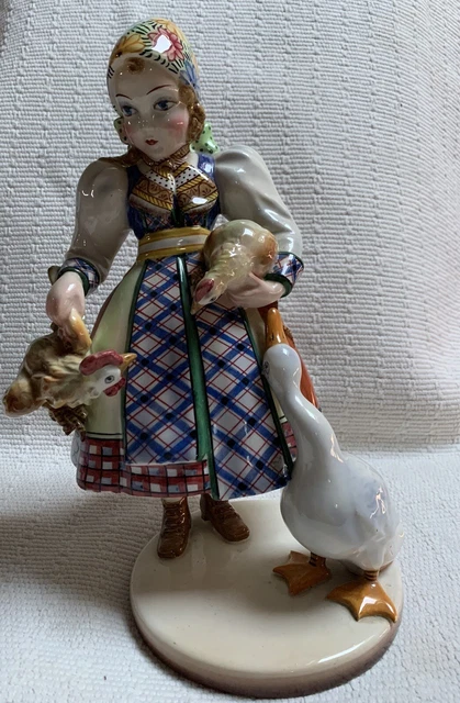 Contadinella  con oca e gallina in Ceramica Statuina Tipo Bassano Anni’40