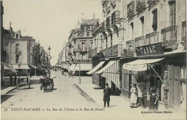 CPA -  St-Nazaire - La Rue de L'Océanet la Rue de Nantes