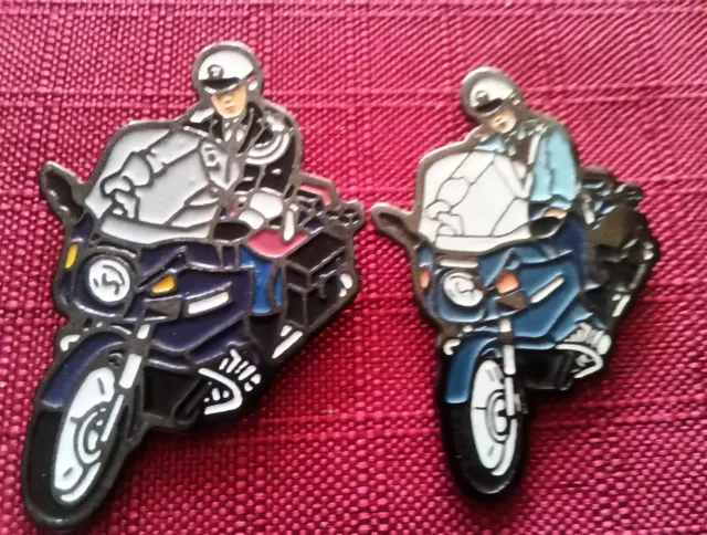 Pins 2 Pin's Militaire Gendarmerie Nationale Motards en tenu de Parade Été Hiver