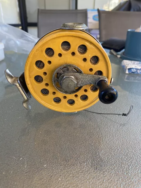 Penn Formula 10KG Fishing Reel - How to take apart, service and reassemble  