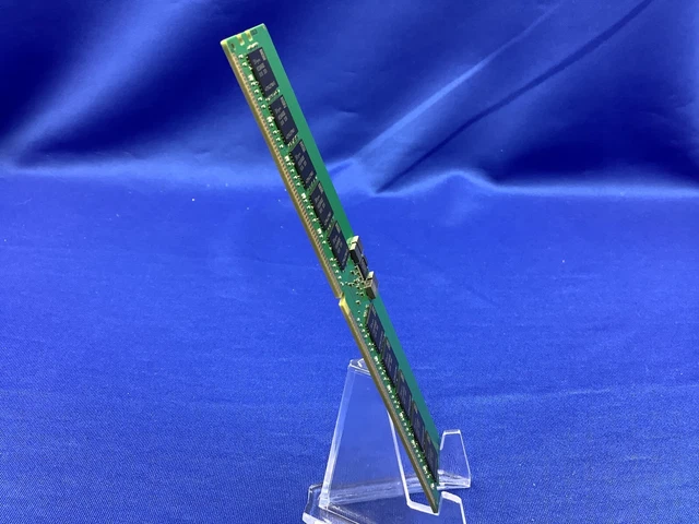 Micron 32GB (1x32GB) DDR5-5600 RDIMM Memoria RAM Per Server MTC20F2085S1RC56BD100B