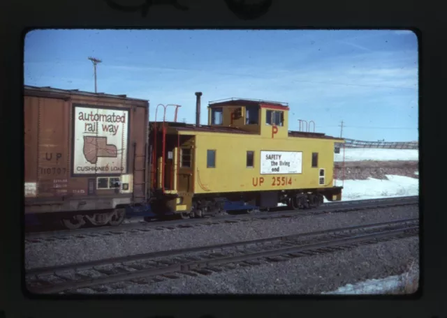 UP Union Pacific CA-8 Caboose #25514 - Duplicate 35mm Railroad Slide