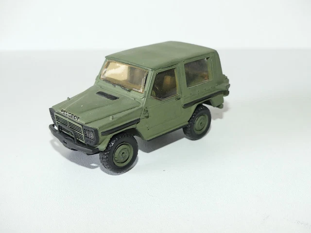 CITROEN 2CV DAGONNET Rouge KIT monté HECO MODELES 1:43 en résine de