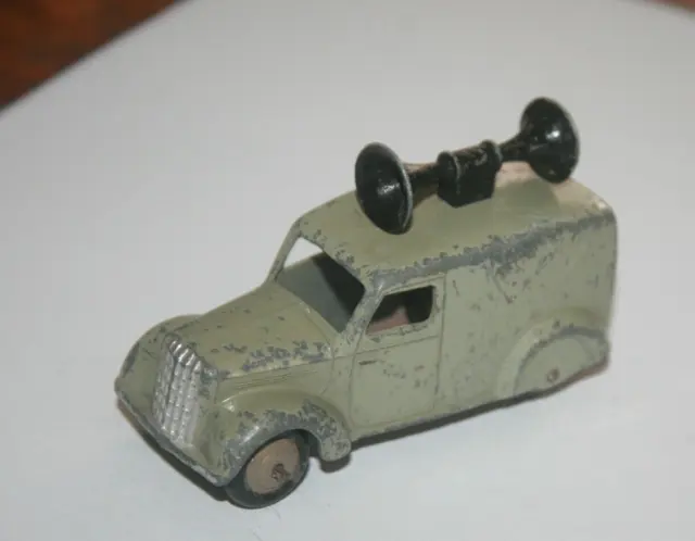 Dinky Toys - Fourgonnette Haut parleur - Miniature ancienne ( à restaurer )