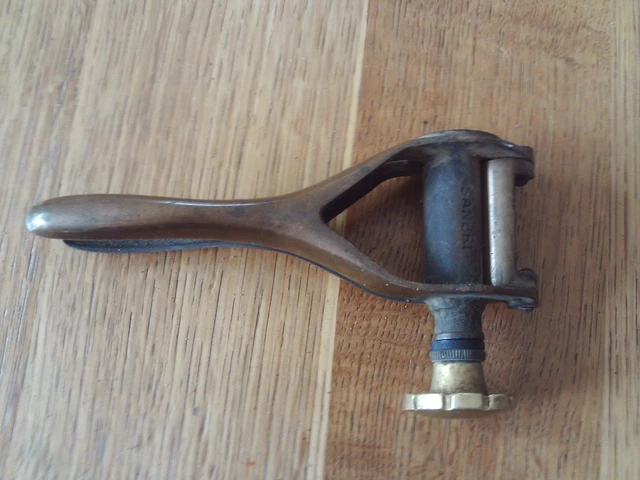 Bouchonneuse Sanbri N°1 Ancienne – Outil à Boucher Les Bouteilles De Vin – France