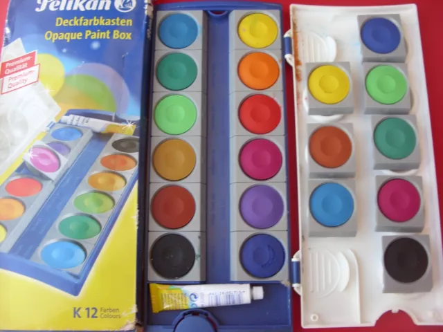 Pelikan Farbkasten plus 8 Ersatzfarben.