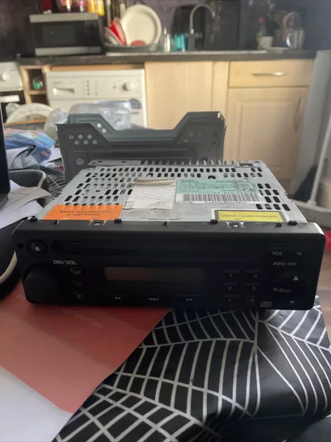 Clarion PU-2294B Stereo auto Peugeot/Citroen