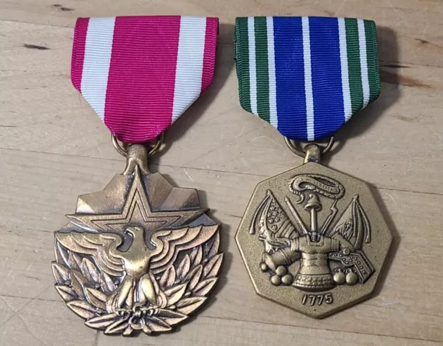 Lot of 2 US Military Achievement Medals with Ribbons             (B6)