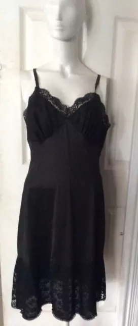 Exc Vintage LUCAS VANITY FAIR Petticoat Black Wide Lace Trim Full Slip Size 18