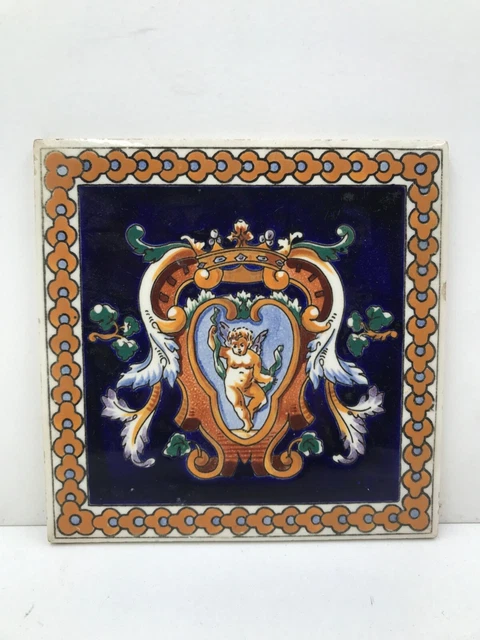 Dessous de plat en faÏence de Gien décor Renaissance