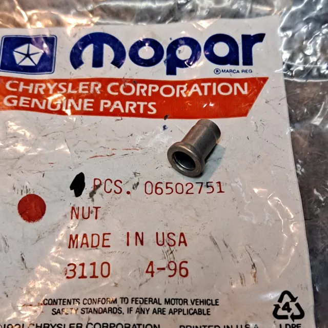 1994-1996 Dodge RAM Camion NOS Mopar un Pilier Moulage Saisie Poignée Rivet Nut