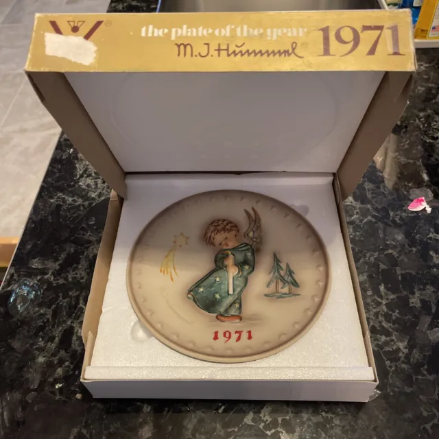 Hummel 1971 First Annual Plate "Heavenly Angel" First in Series Most Valuable 
