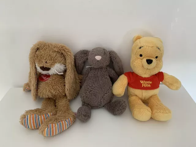 Lot De 3 Peluches "Winnie" + Lapin Marron "Trudi" + Lapin Gris Taupe "Jellycat" 