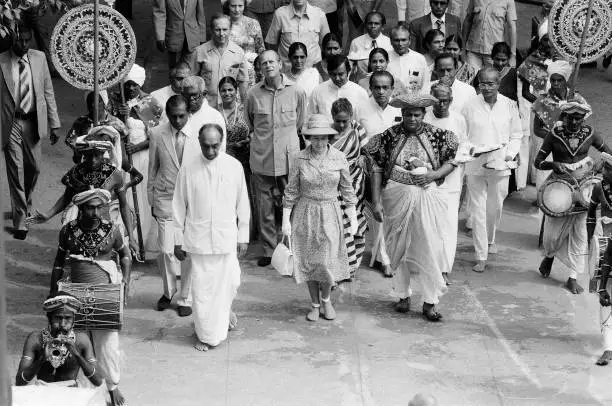 Queen Elizabeth II visited Sri Lanka twice since independence 1981 Old Photo 17