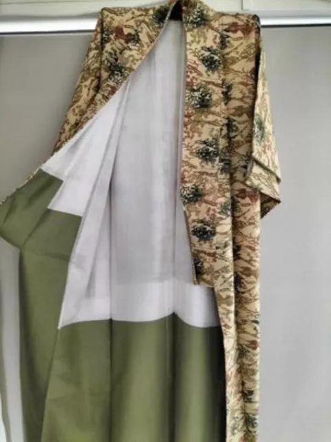 Lovely Cream & Green Houses Patterned Vintage Japanese Full Length Silk Kimono